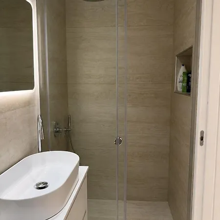 Nena Apartment's Cozy Modern Διαμέρισμα Τίρανα